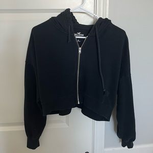 Black cropped Holister zip up